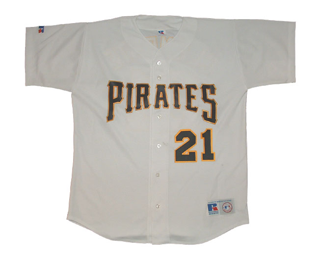 Roberto Clemente Novel Jersey - Pittsburgh Pirates Roberto Clemente jersey. Nove...