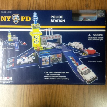NYPD Police station gift set - NYPD Police station set. Assemble the police station for some action and fun!